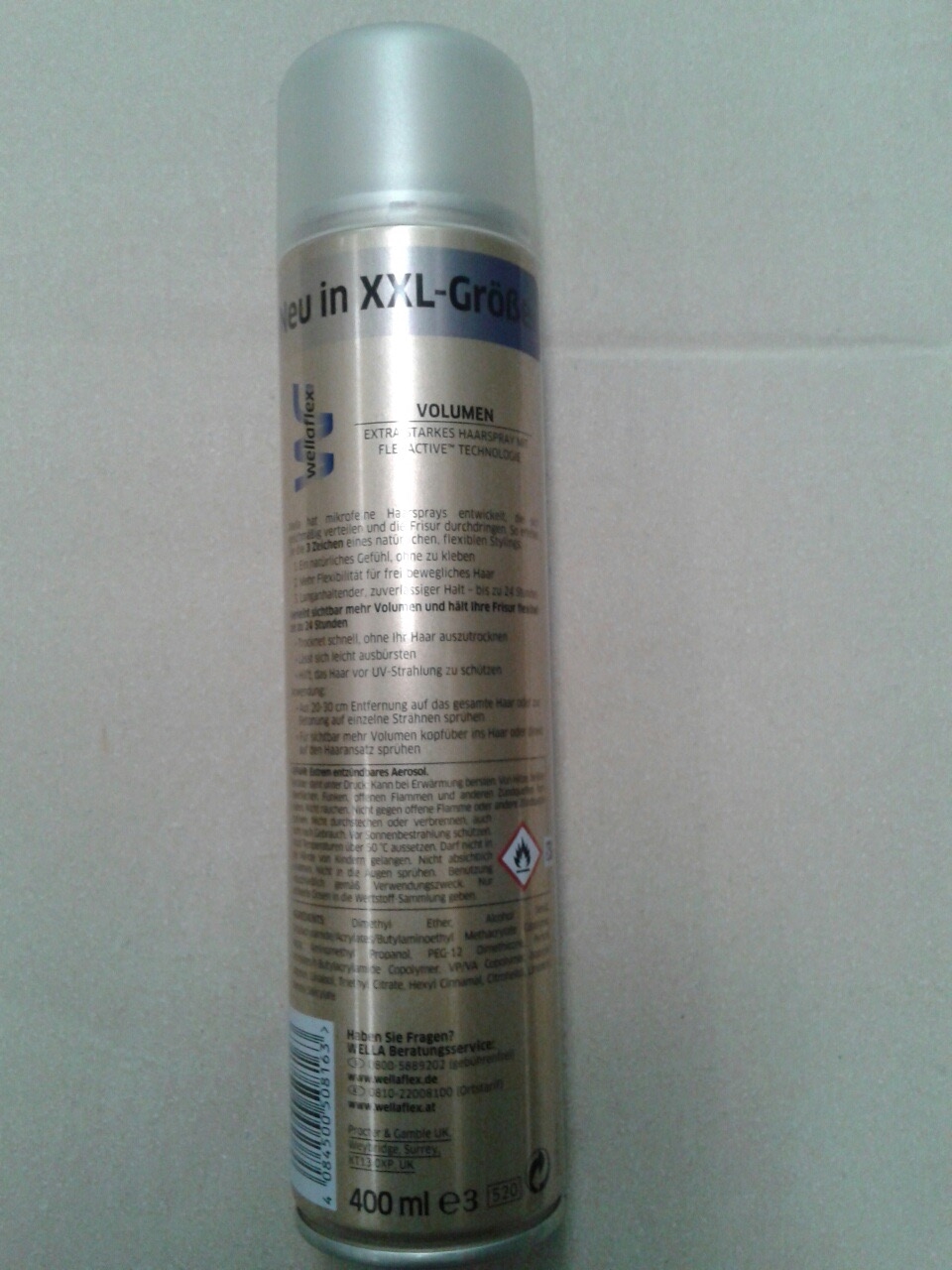 Picture of WellaFlex foam and hairspray
