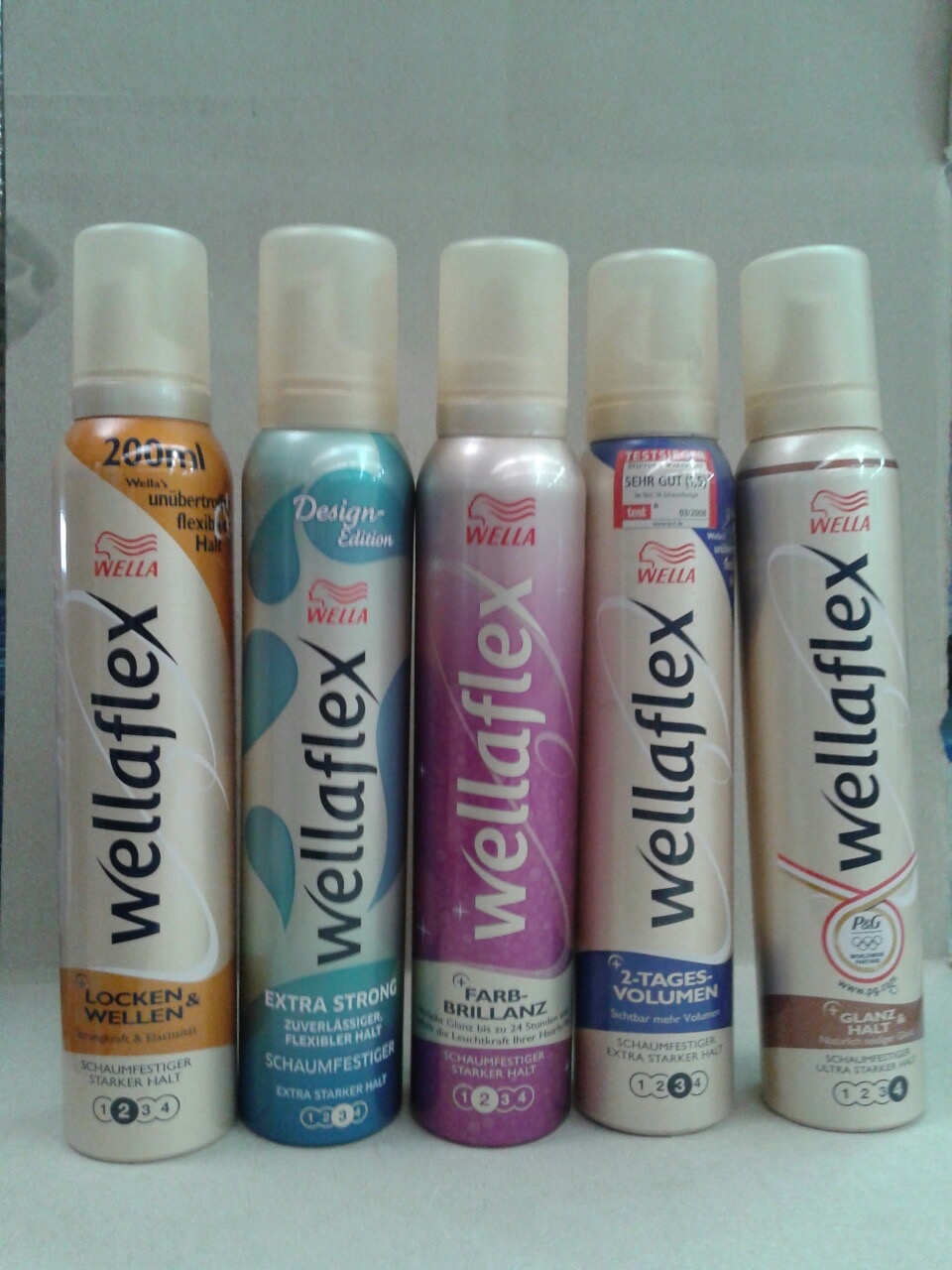 Picture of WellaFlex foam and hairspray